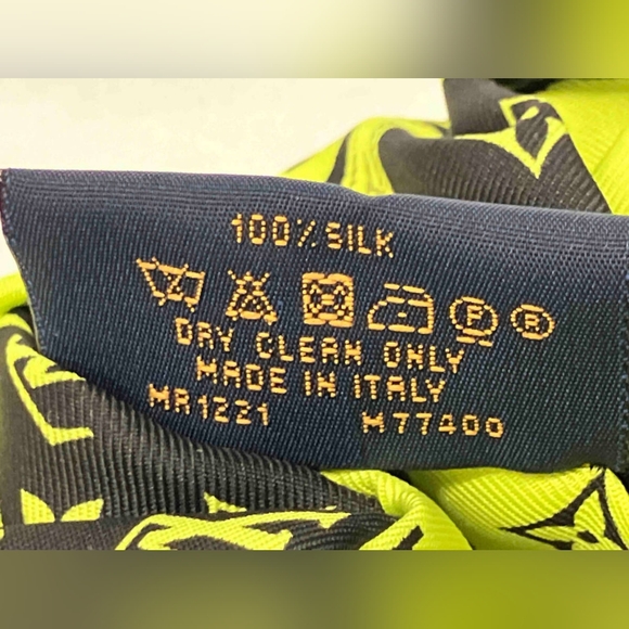 Like New Louis Vuitton Silk Monogram Hair Scrunchie! - Picture 3 of 10